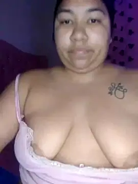 Snapshot of AprilBelmore chatting on 11.07.25 AprilBelmore online show from 11.07.25