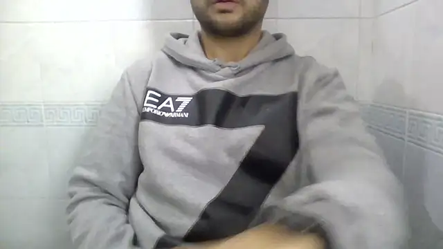 Snapshot of sci69 chatting on 12.03.25 sci69 online show from 12.03.25