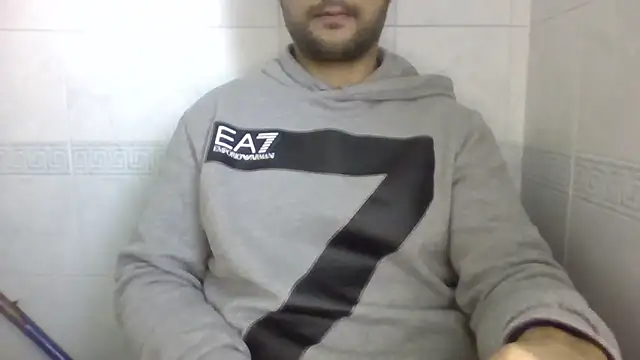 Snapshot of sci69 chatting on 12.04.25 sci69 online show from 12.04.25