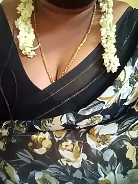 Snapshot of tamil-mala23 chatting on 02.28.26 tamil-mala23 online show from 02.28.26