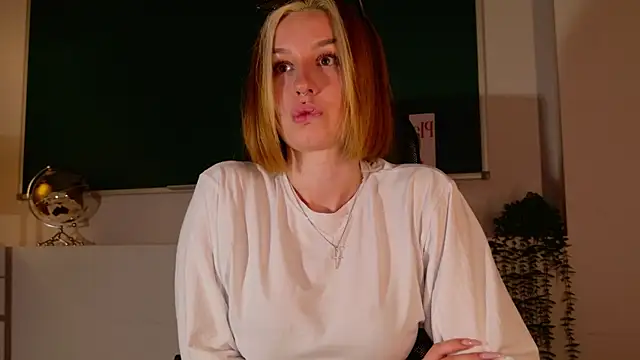 ClaireMathis online show from 07.25.26