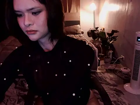 Snapshot of tyra_lurer chatting on 07.19.26 tyra lurer online show from 07.19.26