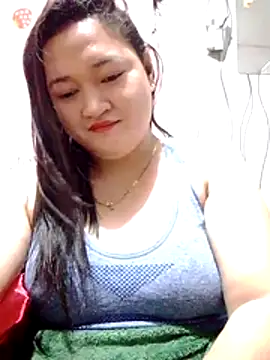 Snapshot of sweetannie13 chatting on 02.15.26 sweetannie13 online show from 02.15.26