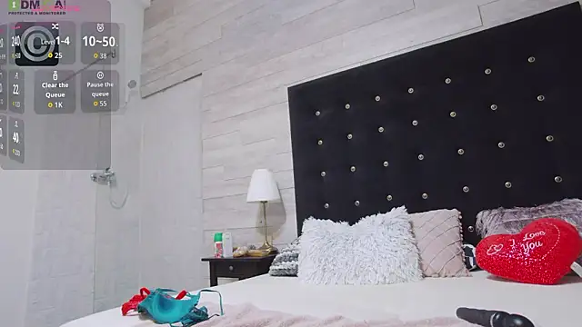 Snapshot of Ella_Lizzie chatting on 03.18.26 Ella Lizzie online show from 03.18.26