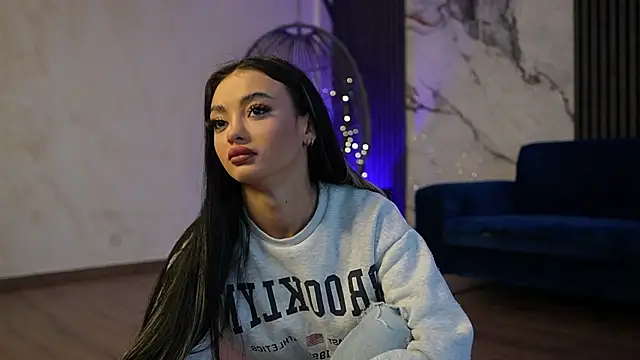 RachelRavee online show from 04.01.26