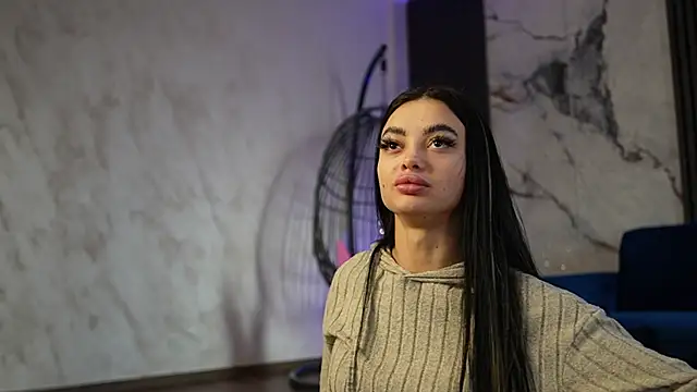 RachelRavee online show from 04.15.26