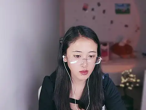 Queena  online show from 01.07.26