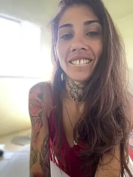 Snapshot of casalskunk chatting on 10.11.25 casalskunk online show from 10.11.25