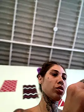 Snapshot of casalskunk chatting on 11.19.25 casalskunk online show from 11.19.25