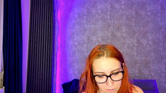 Snapshot of scarleteyes_ chatting on 11.03.25 scarleteyes online show from 11.03.25