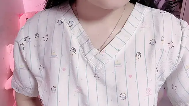 Snapshot of BeChinh_Lee chatting on 06.22.26 BeChinh Lee online show from 06.22.26