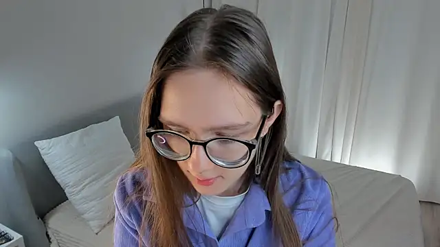 Snapshot of AiFusch chatting on 10.22.25 AiFusch online show from 10.22.25