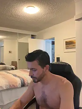 Snapshot of DrDreAu chatting on 11.07.25 DrDreAu online show from 11.07.25