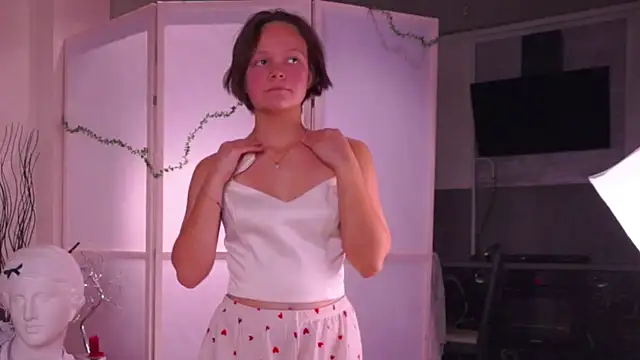 VeliaRogoff online show from 10.27.25