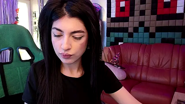 Snapshot of SinWolf_ chatting on 10.09.25 SinWolf online show from 10.09.25