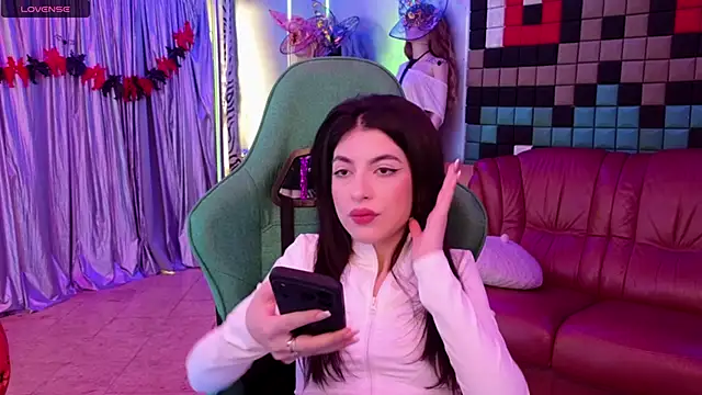 Snapshot of SinWolf_ chatting on 10.17.25 SinWolf online show from 10.17.25