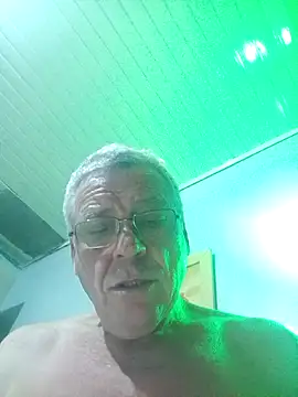 Snapshot of EleRohde chatting on 04.01.26 EleRohde online show from 04.01.26