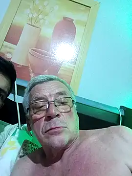 Snapshot of EleRohde chatting on 04.16.26 EleRohde online show from 04.16.26