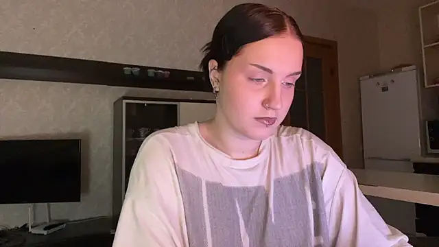 Snapshot of VelvetNote chatting on 11.13.25 VelvetNote online show from 11.13.25