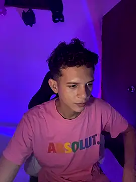 Snapshot of tylernova chatting on 10.19.25 tylernova online show from 10.19.25