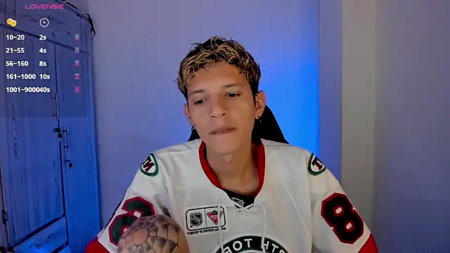 tylernova online show from 04.10.26