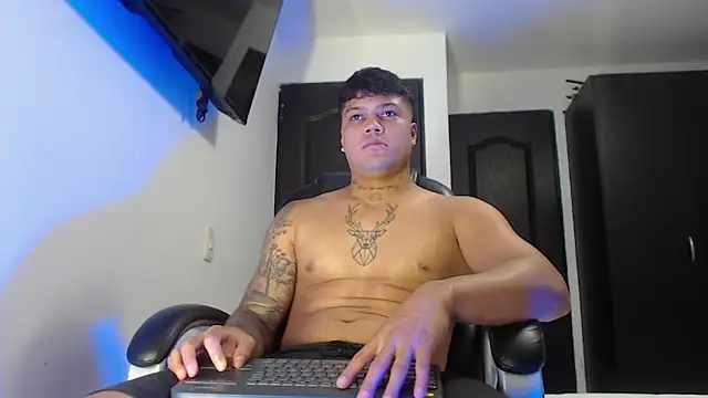 Boyhot 00 online show from 10.18.25