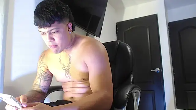 Boyhot 00 online show from 10.24.25