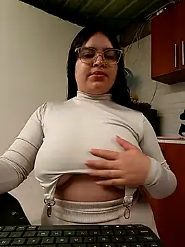 Snapshot of sofia_athome chatting on 11.24.25 sofia athome online show from 11.24.25