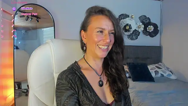 indigo wild  online show from 11.08.25