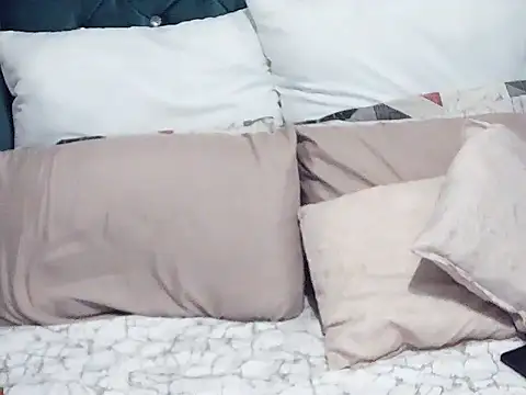 Snapshot of STOCKS24 chatting on 11.21.25 STOCKS24 online show from 11.21.25