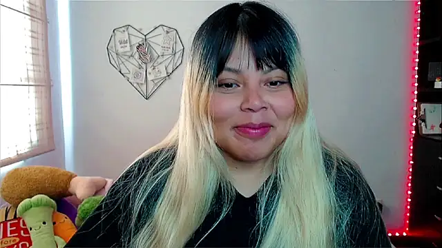 EllieMoonX online show from 12.17.25