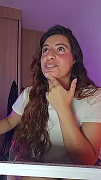 Meganthomson online show from 12.17.25