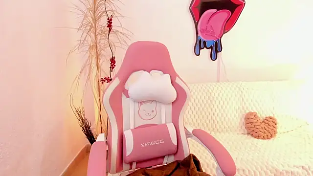 EmmaMyers1 online show from 10.24.25