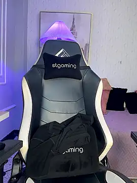 HoneyMollyX online show from 10.25.25