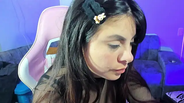 Snapshot of Angel_a- chatting on 10.31.25 Angel a- online show from 10.31.25