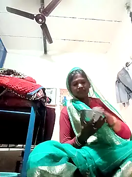 Snapshot of Hot_hat chatting on 10.11.25 Hot hat online show from 10.11.25