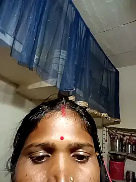 Snapshot of Hot_hat chatting on 10.12.25 Hot hat online show from 10.12.25