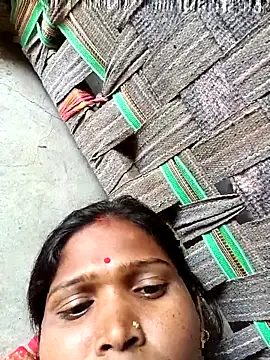 Snapshot of Hot_hat chatting on 10.16.25 Hot hat online show from 10.16.25