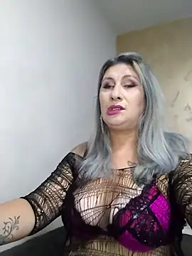 Snapshot of LilithGreenn chatting on 10.29.25 LilithGreenn online show from 10.29.25