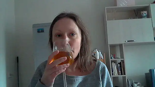 Snapshot of Tavriona chatting on 02.19.26 Tavriona online show from 02.19.26