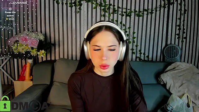 Lana Stones online show from 11.13.25