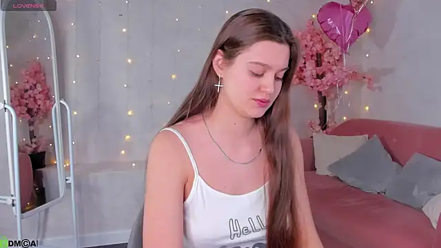 Snapshot of Renesmy_Black chatting on 02.19.26 Renesmy Black online show from 02.19.26