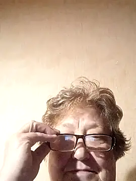 Snapshot of Katherine735 chatting on 10.11.25 Katherine735 online show from 10.11.25