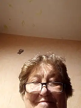 Snapshot of Katherine735 chatting on 10.16.25 Katherine735 online show from 10.16.25