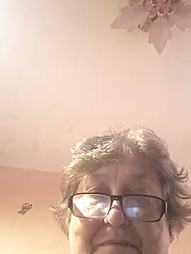 Snapshot of Katherine735 chatting on 10.21.25 Katherine735 online show from 10.21.25