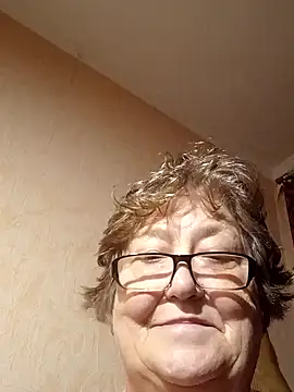 Snapshot of Katherine735 chatting on 10.21.25 Katherine735 online show from 10.21.25