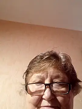 Snapshot of Katherine735 chatting on 10.24.25 Katherine735 online show from 10.24.25