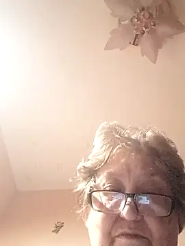 Snapshot of Katherine735 chatting on 10.25.25 Katherine735 online show from 10.25.25