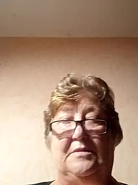 Snapshot of Katherine735 chatting on 10.31.25 Katherine735 online show from 10.31.25