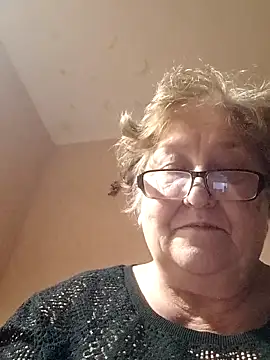 Snapshot of Katherine735 chatting on 11.11.25 Katherine735 online show from 11.11.25